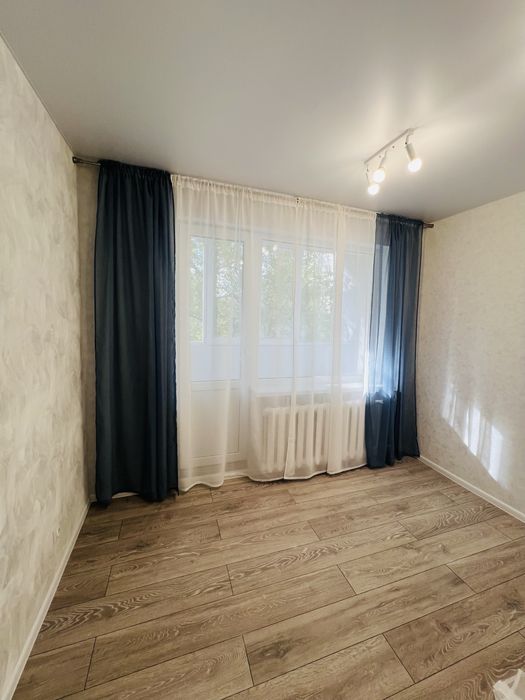 3 кімнатна квартира ДНС біля базара