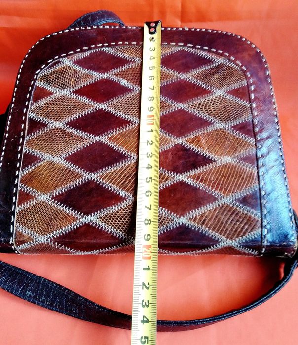 Женская сумочка из кожи