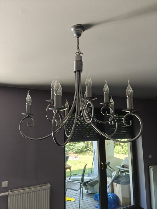 Dwa Żyrandole z Demontażu.