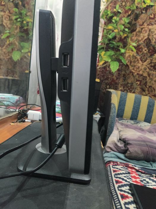 Продам монитор DELL