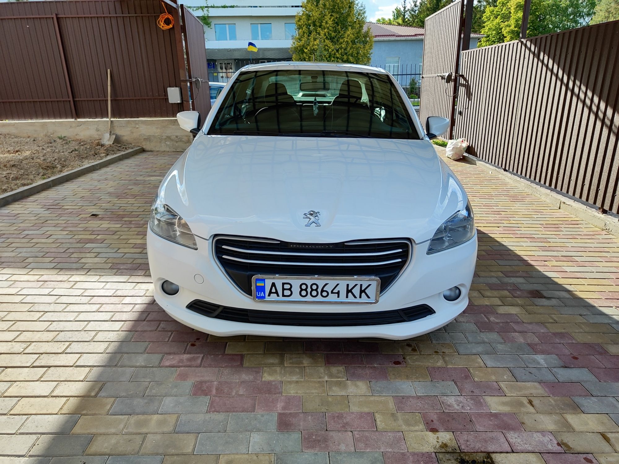 Продам Peugeot 301 2016 года 1.6 дизель