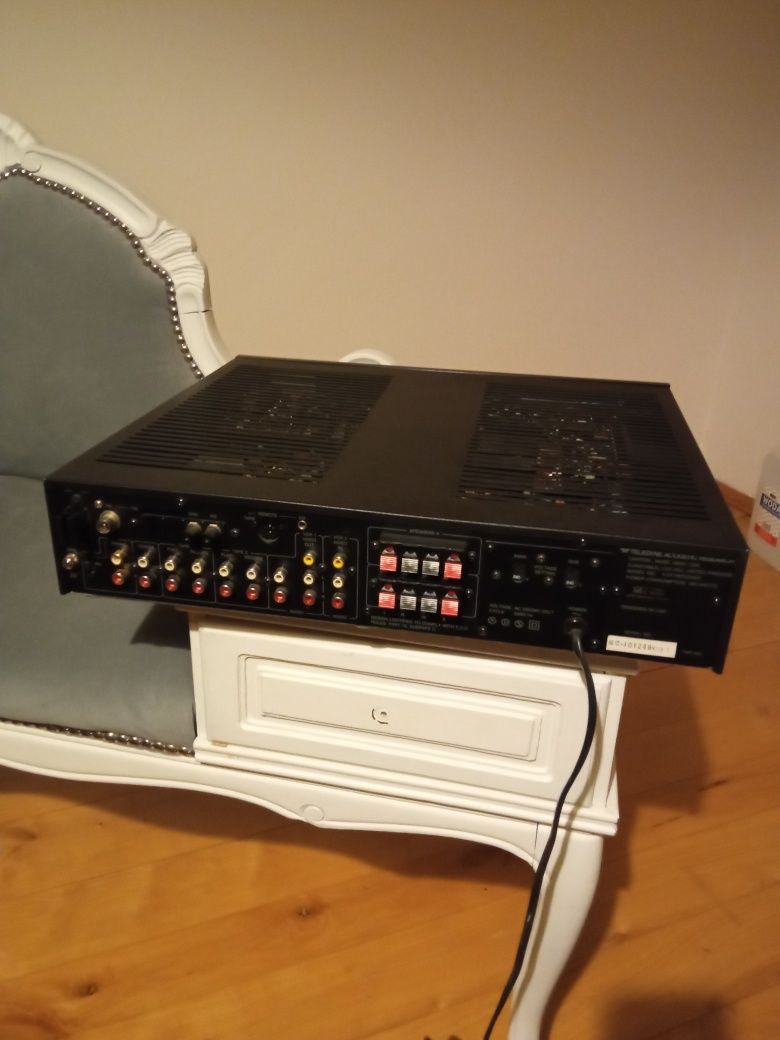 Amplituner, wzmacniacz Acoustic research X-07