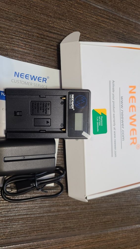 Акумулятор та зарядний пристрій  Neewer для Sony NP-F550