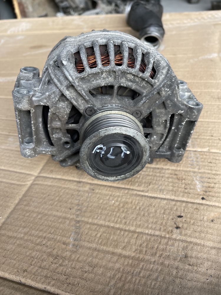 Alternator/VW /2.0 b /ALT /BOSCH /14V /06B903016Q