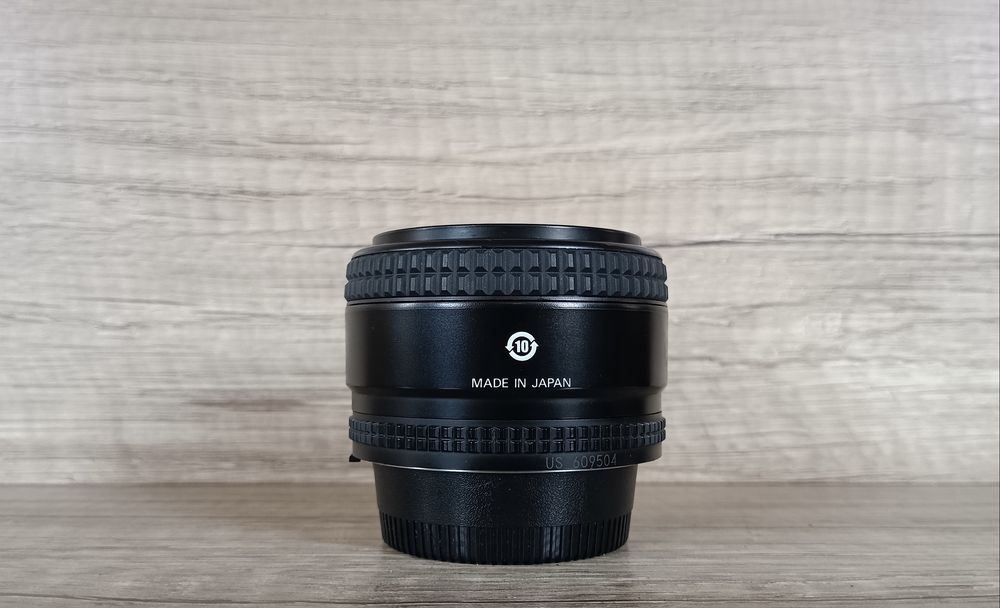 Nikon AF 35mm f2 D US 609504 обʼєктив з середнім кутом