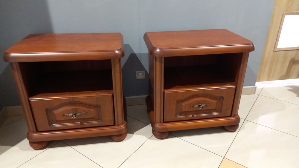 Stolik nocny z szufladą