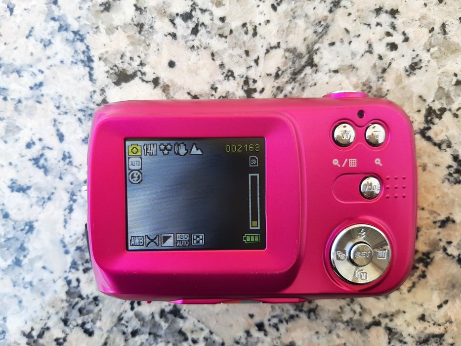 Vendo máquina fotográfica kids com bolsa.