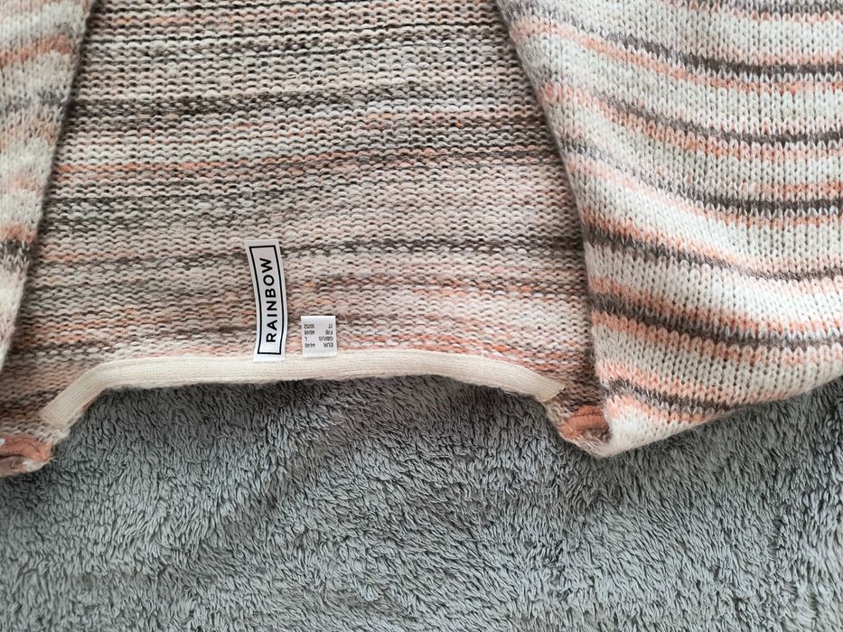 Sweter zapinany beżowy