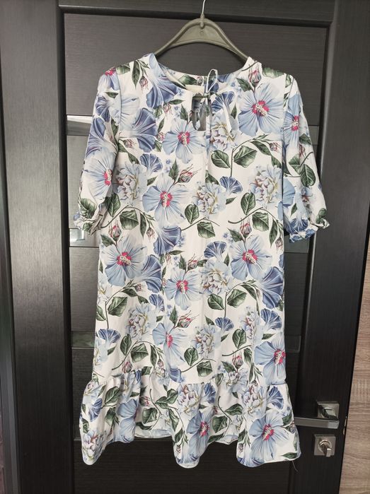 Жіноча літня сукня