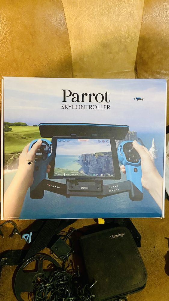 Parrot SKYCONTROLLER + akcesoria
