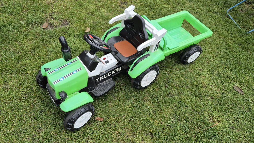 Traktok na akumulatorze