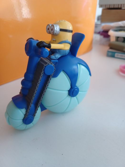 4 bonecos minions do Mac Dolnad