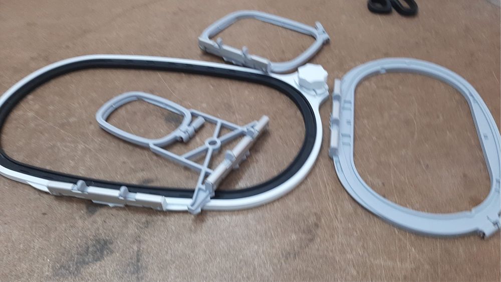 Maquina de bordar BERNINA B700 (ler anuncio)