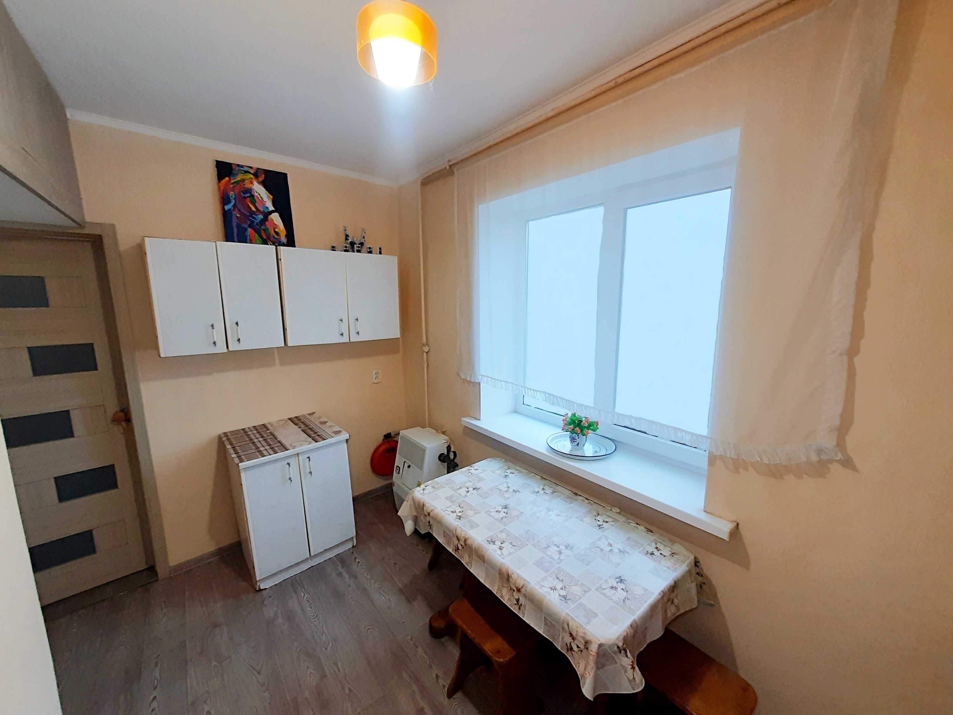 Продам 2-кім квартиру смт. Немішаєве вул. Південна заг. 44 м2 поверх 2