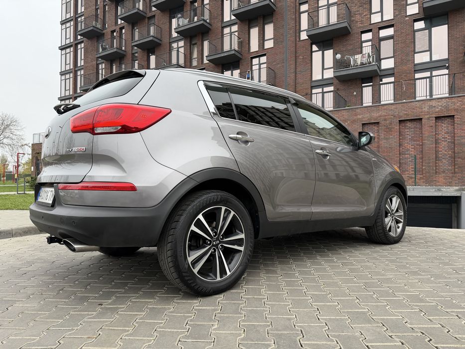 Kia Sportage 12 місяць 2013 2л газ/бензин автомат