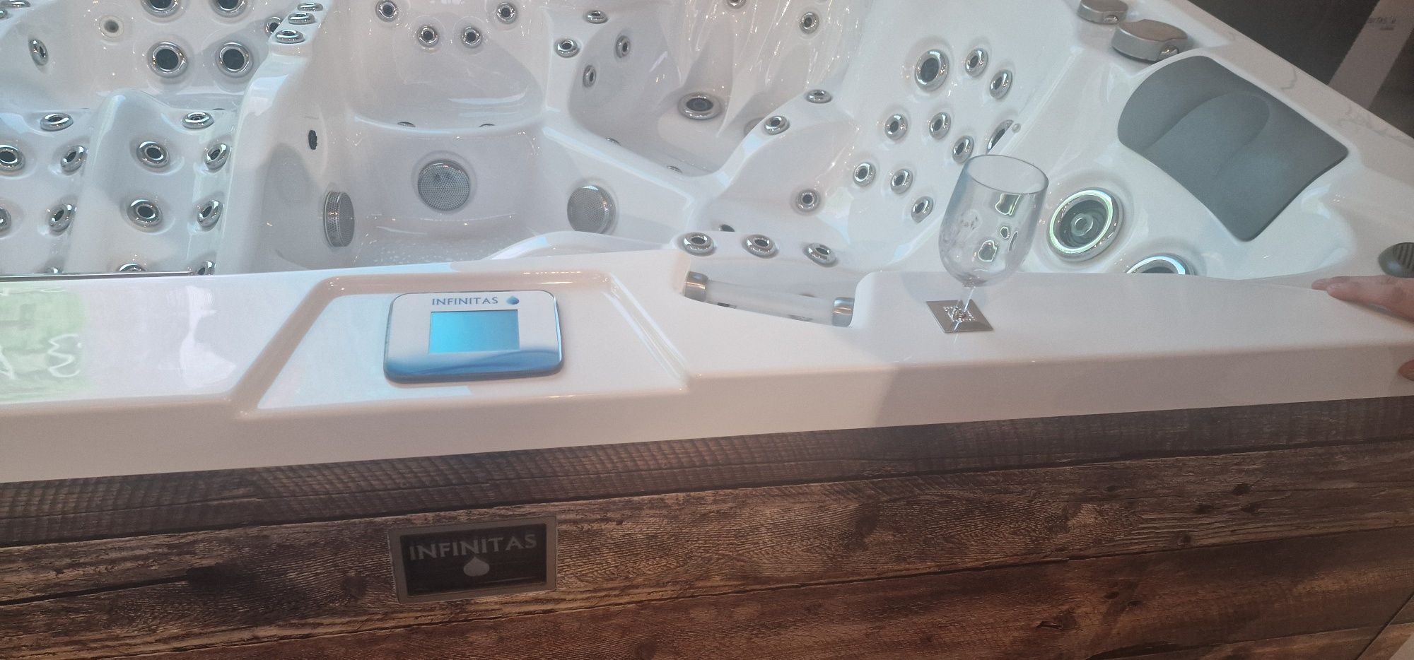 Jacuzzi ogrodowe infinitas MB 500 €19900€