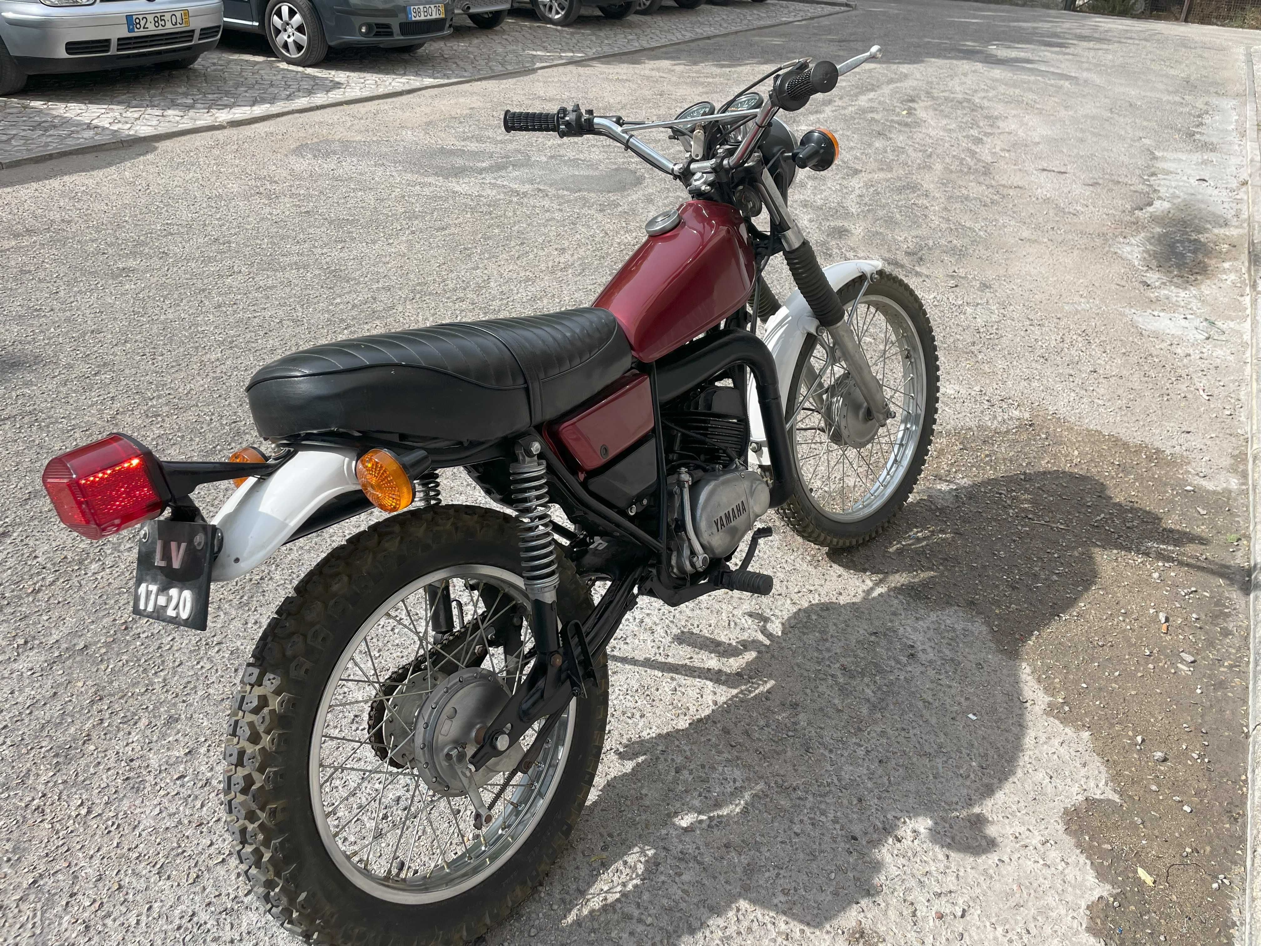 Moto Yamaha 125AT Enduro 1978