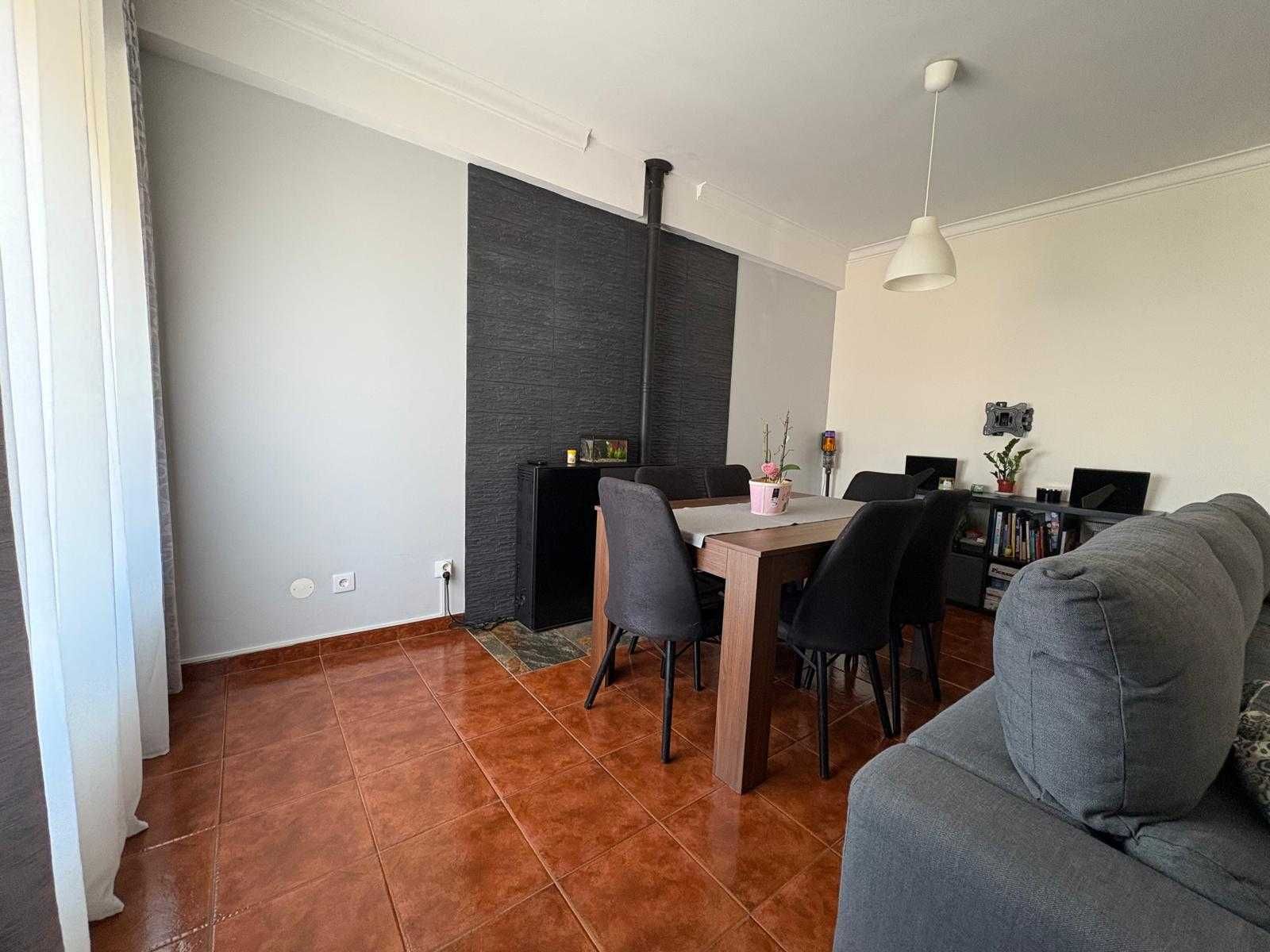 Apartamento T3 Luminoso com Terraço e Churrasqueira – 1.º Andar