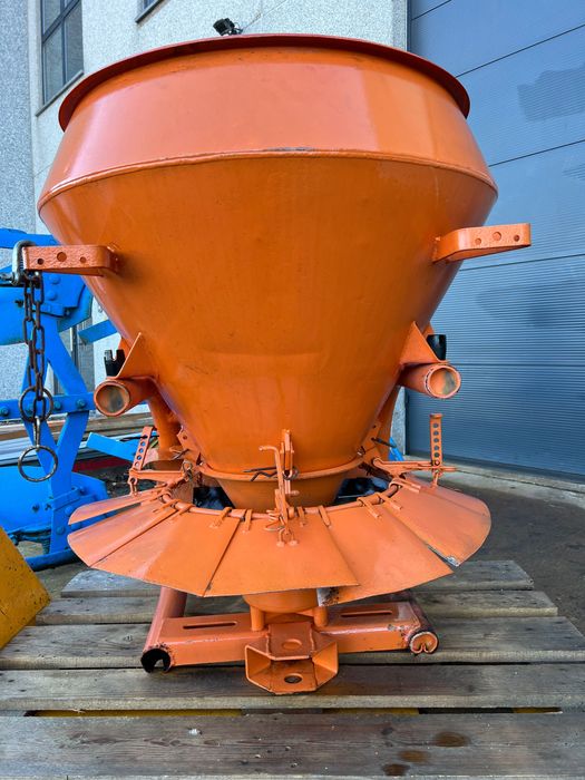 Розкидач 150L міндобрив