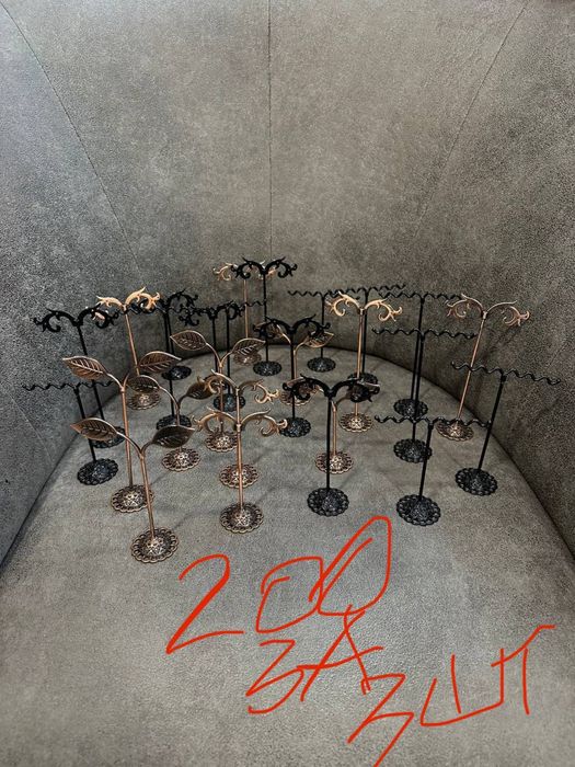 Подставки, планшети , стойки для бижутерии и позолоти