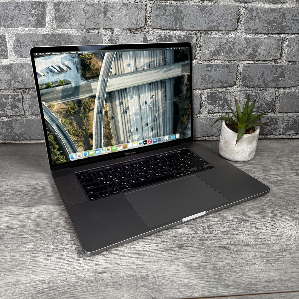 ЗНИЖКА! Apple MacBook Pro 16 2019 (i7/16Gb/512Gb SSD)