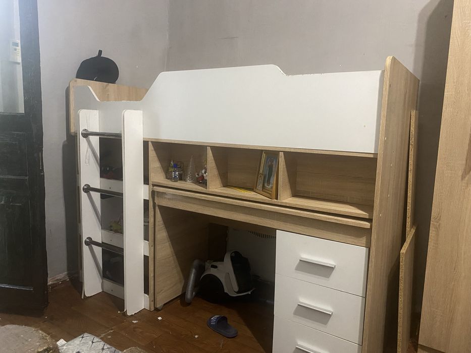 Кровать чердак(без матраца)