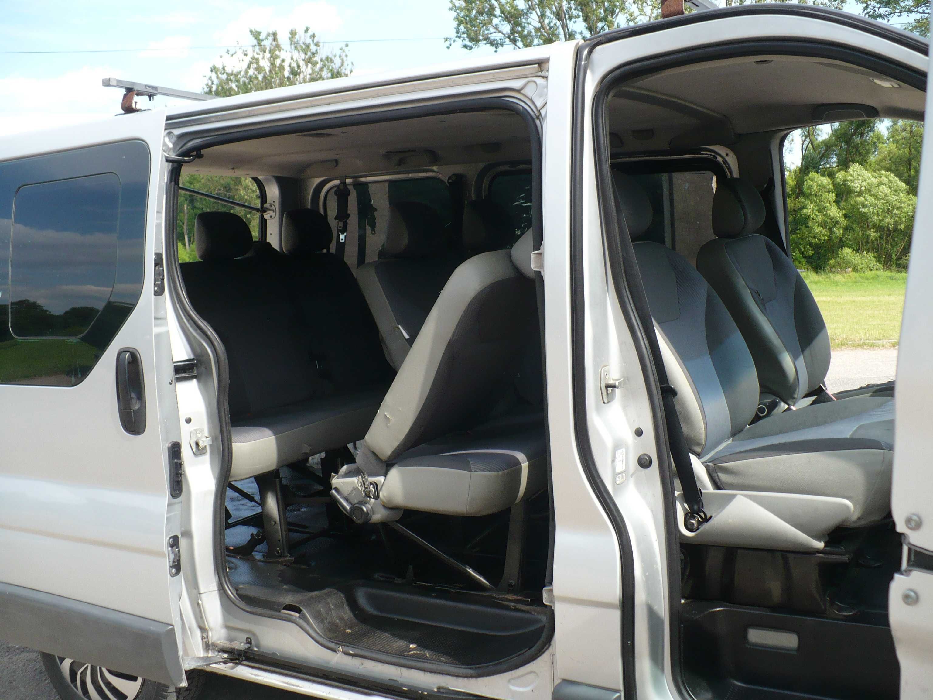 Opel Vivaro Trafic 9 OSÓB Klima Tempomat Zadbany