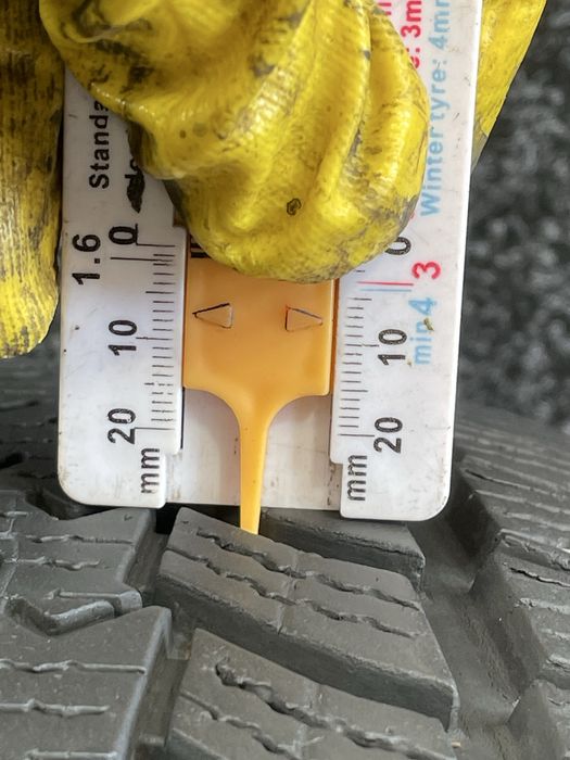 Продам Б/У шини Sava 215/60R17 Eskimo SUV 2