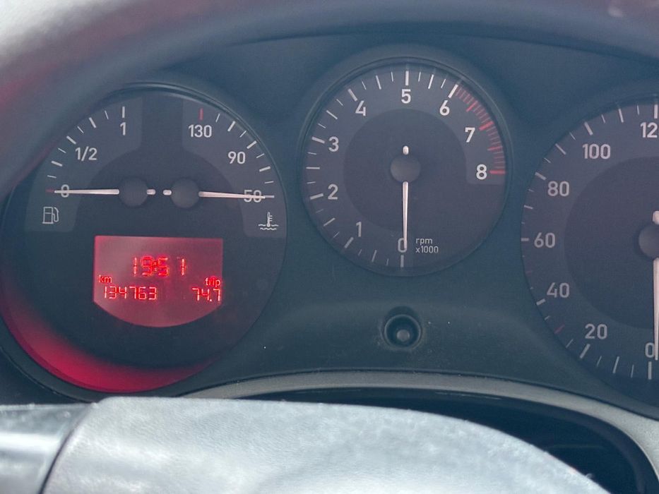 Seat leon 1.4.gasolina.   134600 kilometros