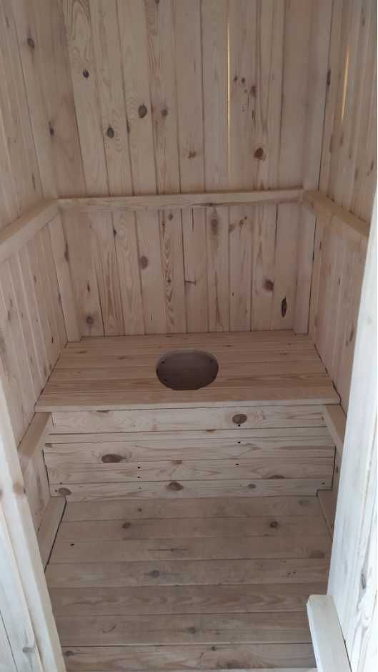 Туалет деревянный, скамейка
