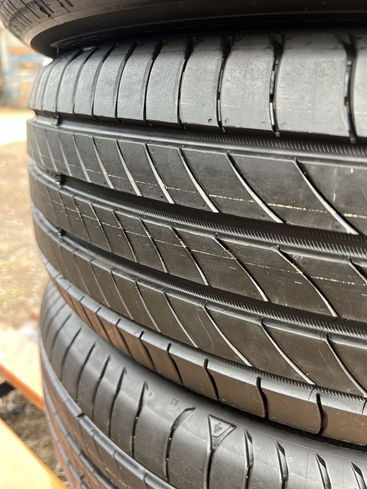 205/60/16 Michelin Primacy 4 205/60 R16 92H S1