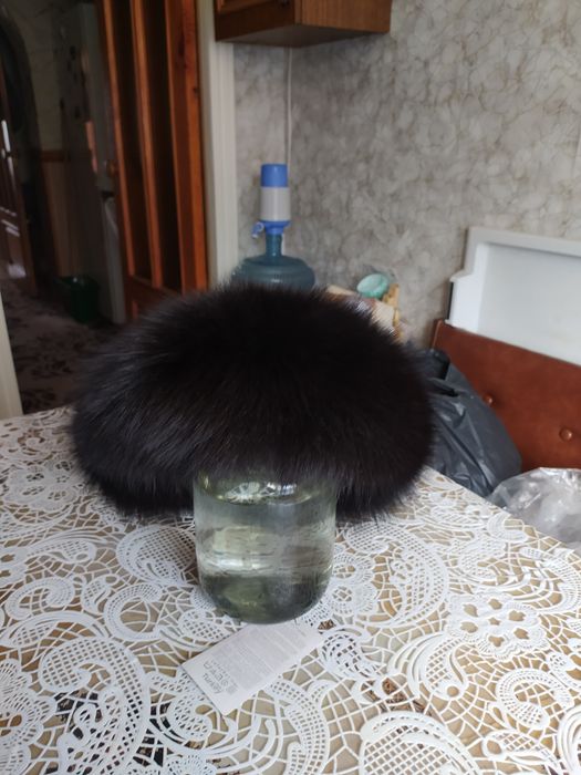 Шапка. Кожа с натуральным песцом.