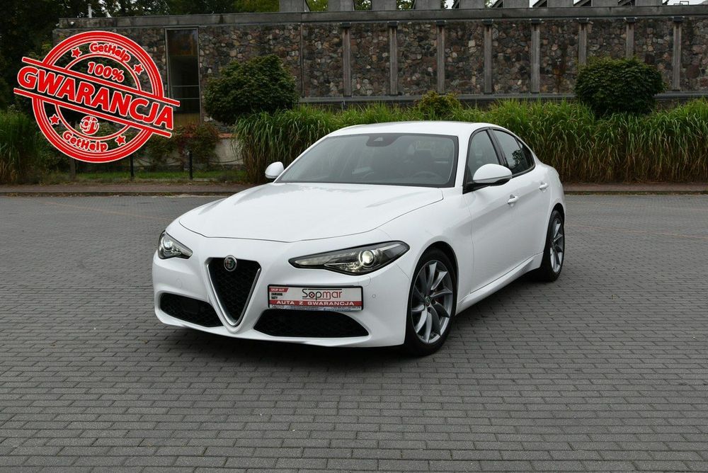 Alfa Romeo Giulia 2.2d Manual 2018r. jak NOWA 31tkm DNA NAVi Skóra LED Polecam