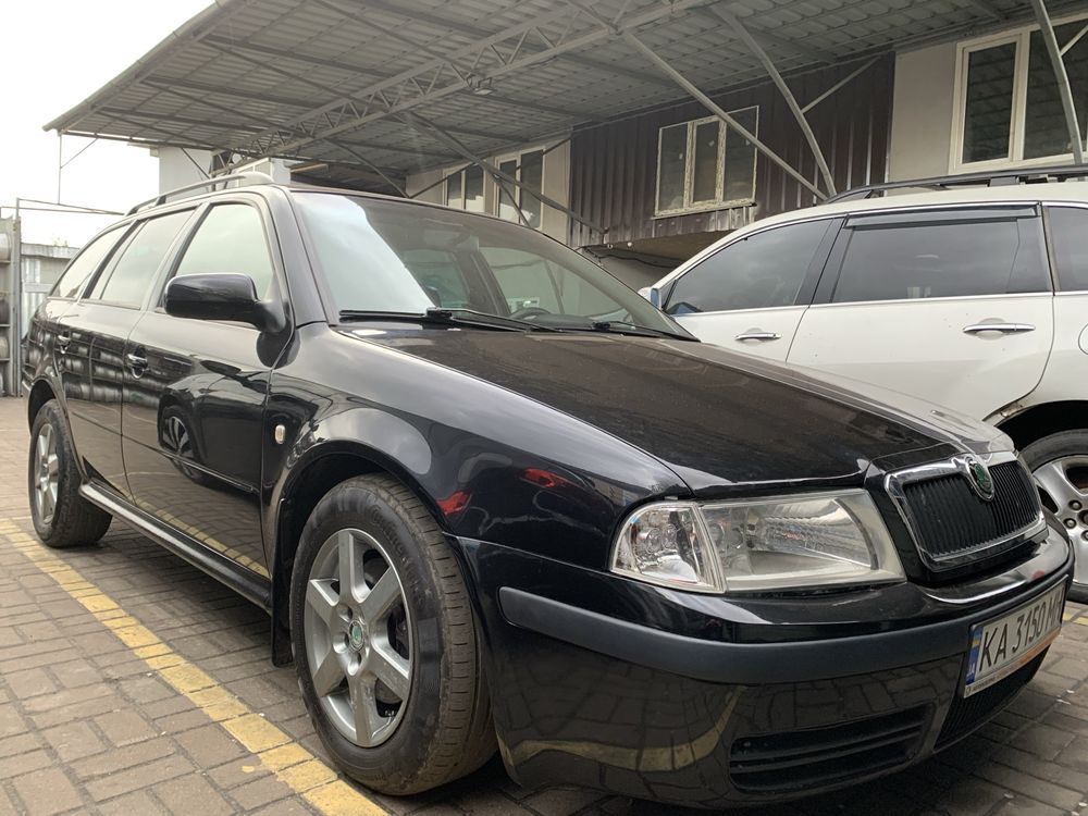 Skoda Octavia Tour 1.9 турбодизель 2003 г., универсал