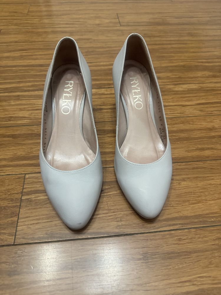Buty na obcasie ryłko r.37