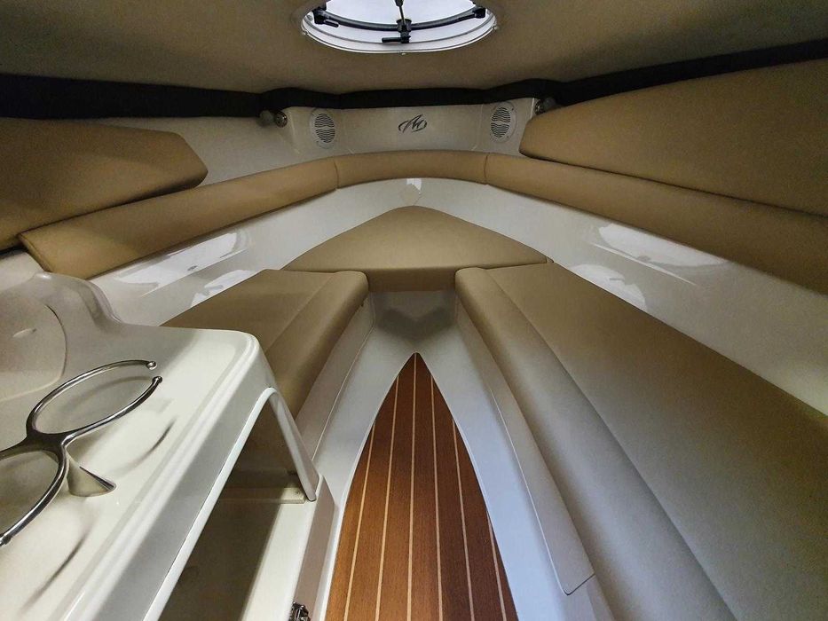 Łódz motorowa MONTEREY 214 FS Volvo Penta 4.3 220HP