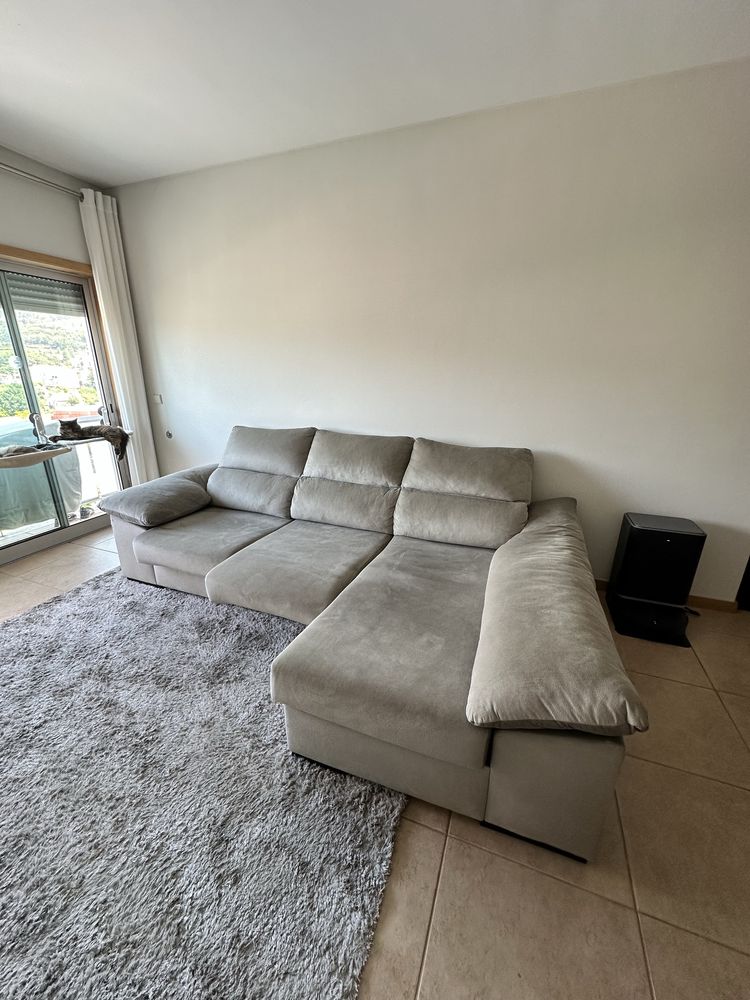 Sofá com chaise longue