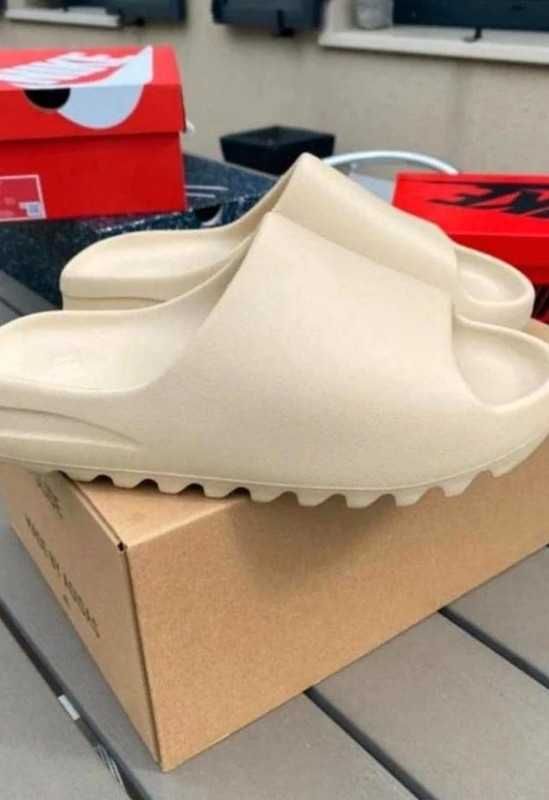 YeezyBoostSlideUnisextrampkiBone.42