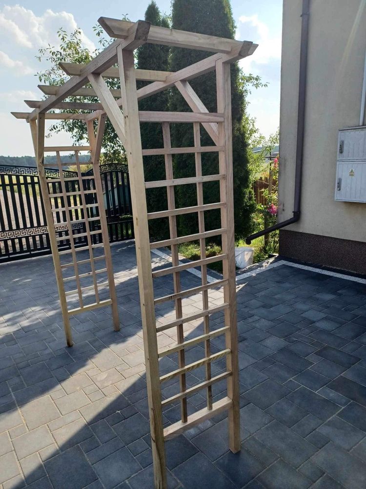 Pergola z drewna dębowego