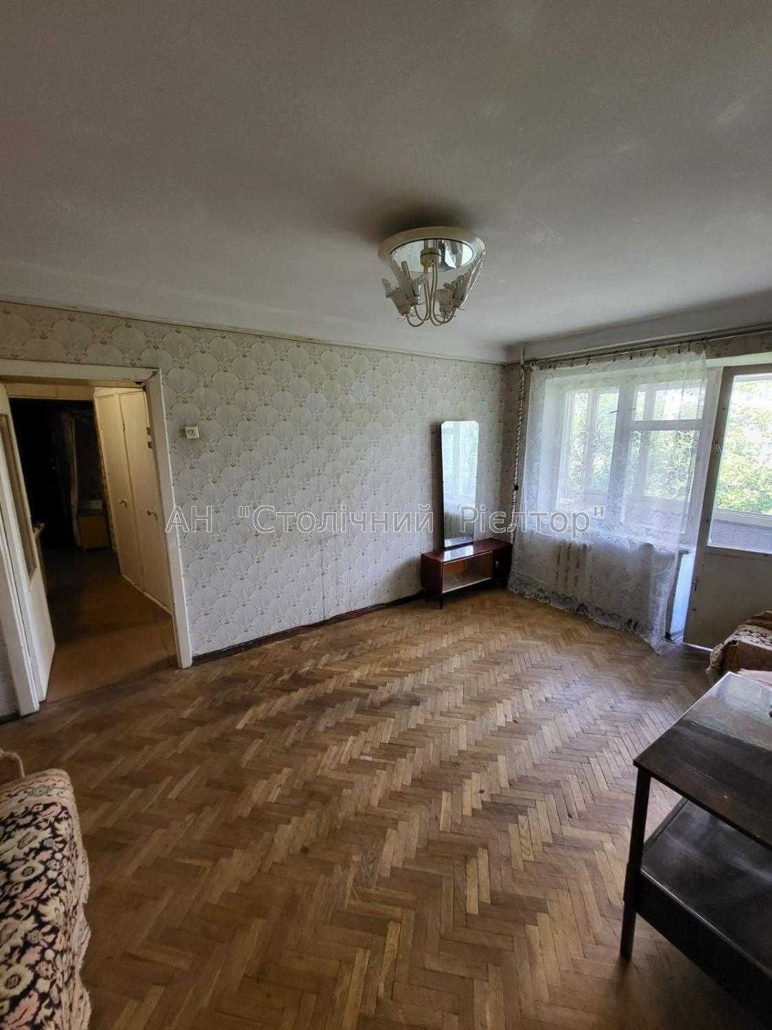 Продаж 2-кімнатної квартири, вул.В.Черчилля, біля м.Дарниця.
