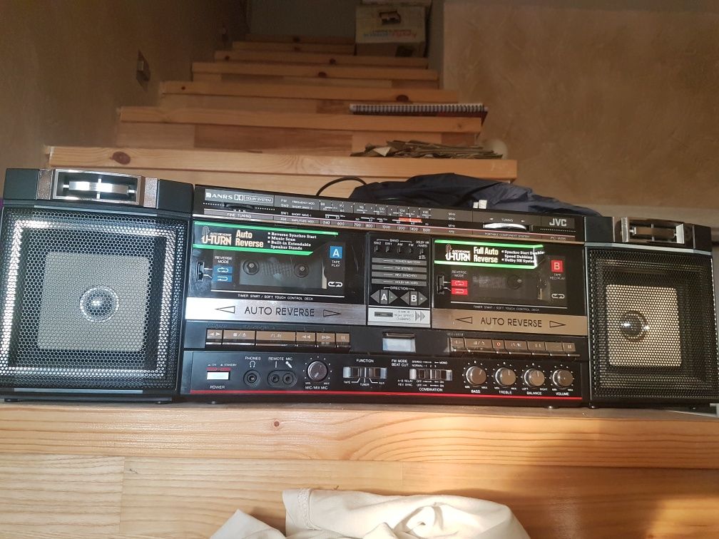 Radiomagnetofon JVC boombox z czasów PRL