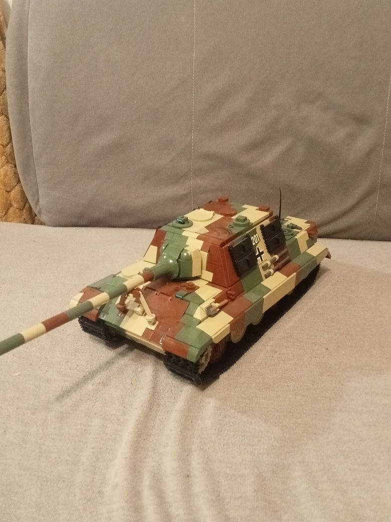 Cobi jadgtiger klocki