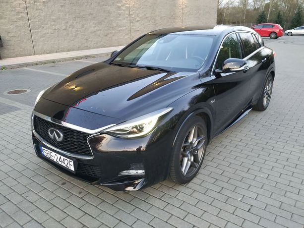 Infiniti Q30