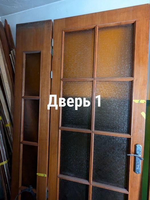 Деревянные двери со стеклом