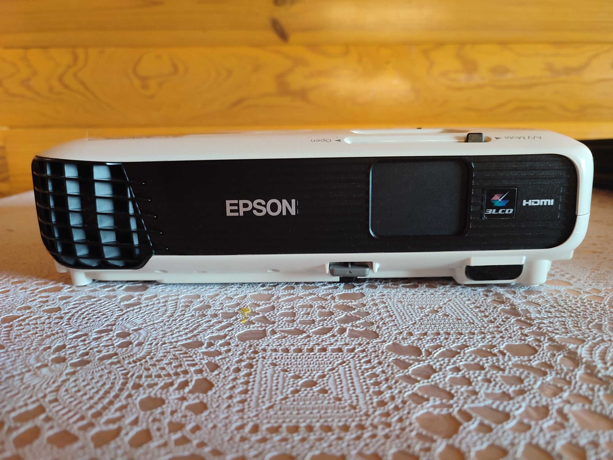 Проектор Epson S04