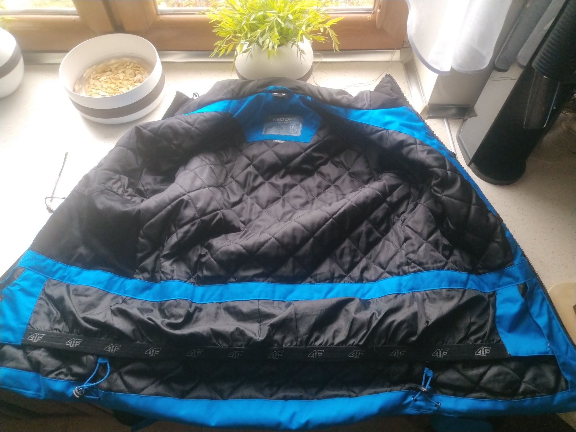 Sprzedam kurtkę zimową 4F Neo Dry 5000