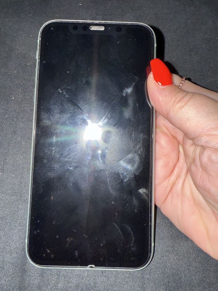 Iphone 11 em bom estado