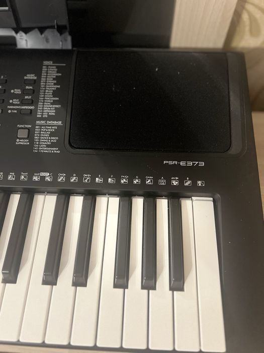 Синтезатор Yamaha PSR-E37