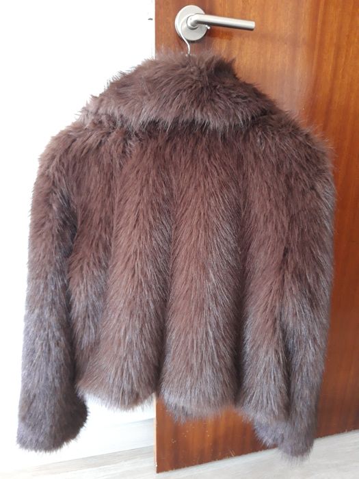 Casaco pêlo castanho da Bershka