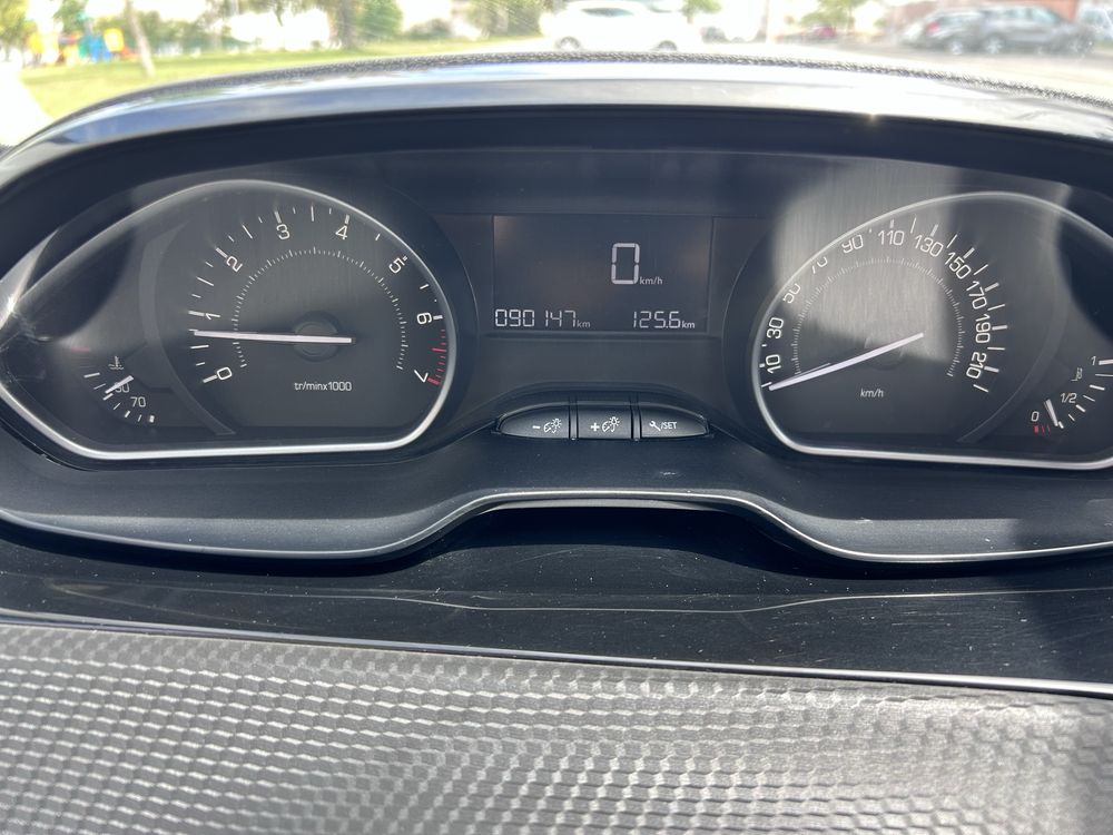 Peugeot 208 Style 1.2